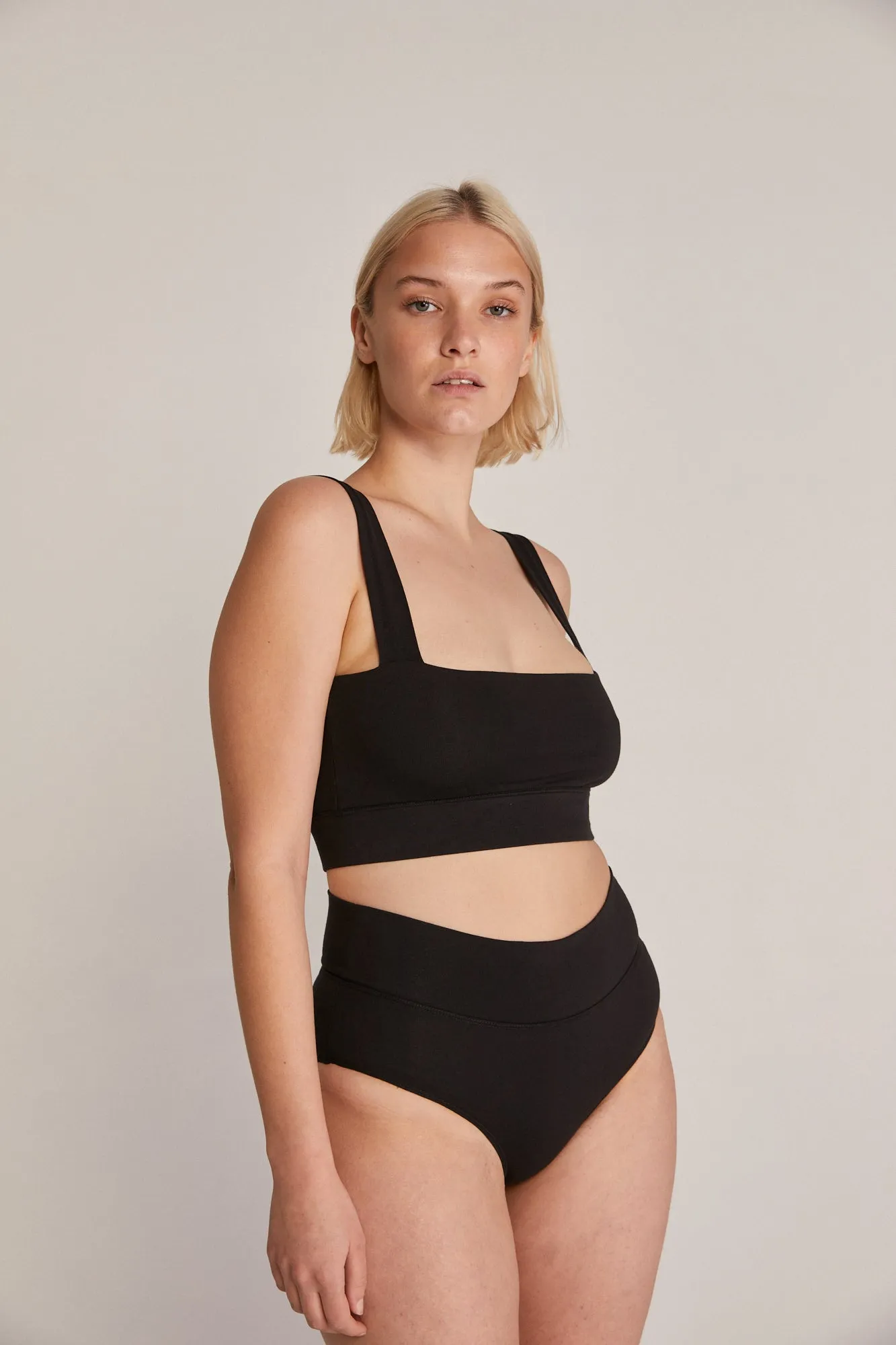 GWEN ORGANIC COTTON SQUARE CUT BRALETTE - BLACK