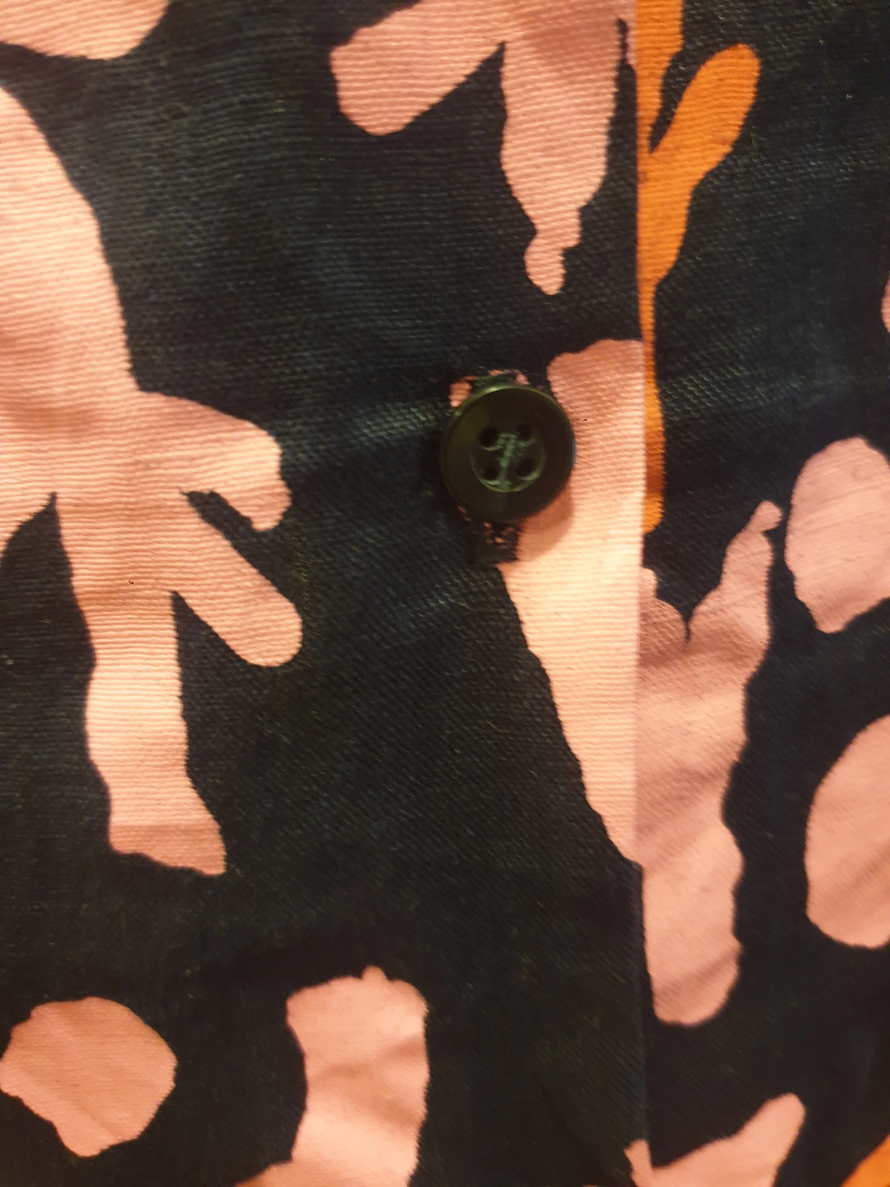 Magpie Goose black linen top with bright pink print size 10