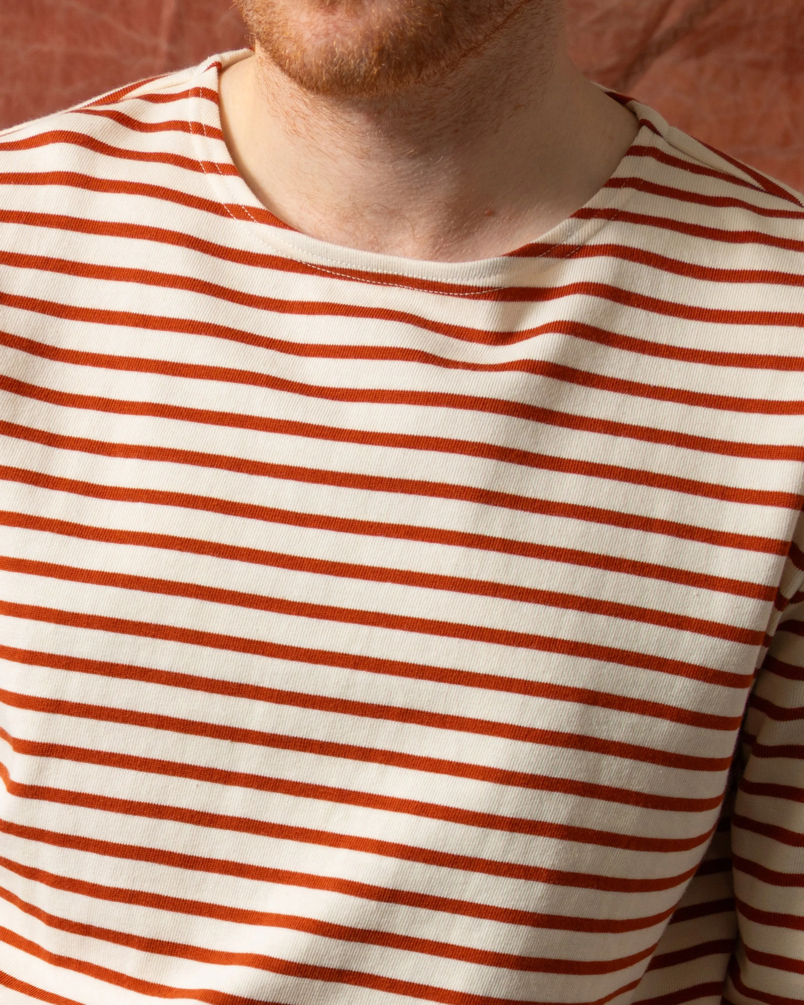Men’s Breton Stripe Boatneck Tee in Off White/Acorn