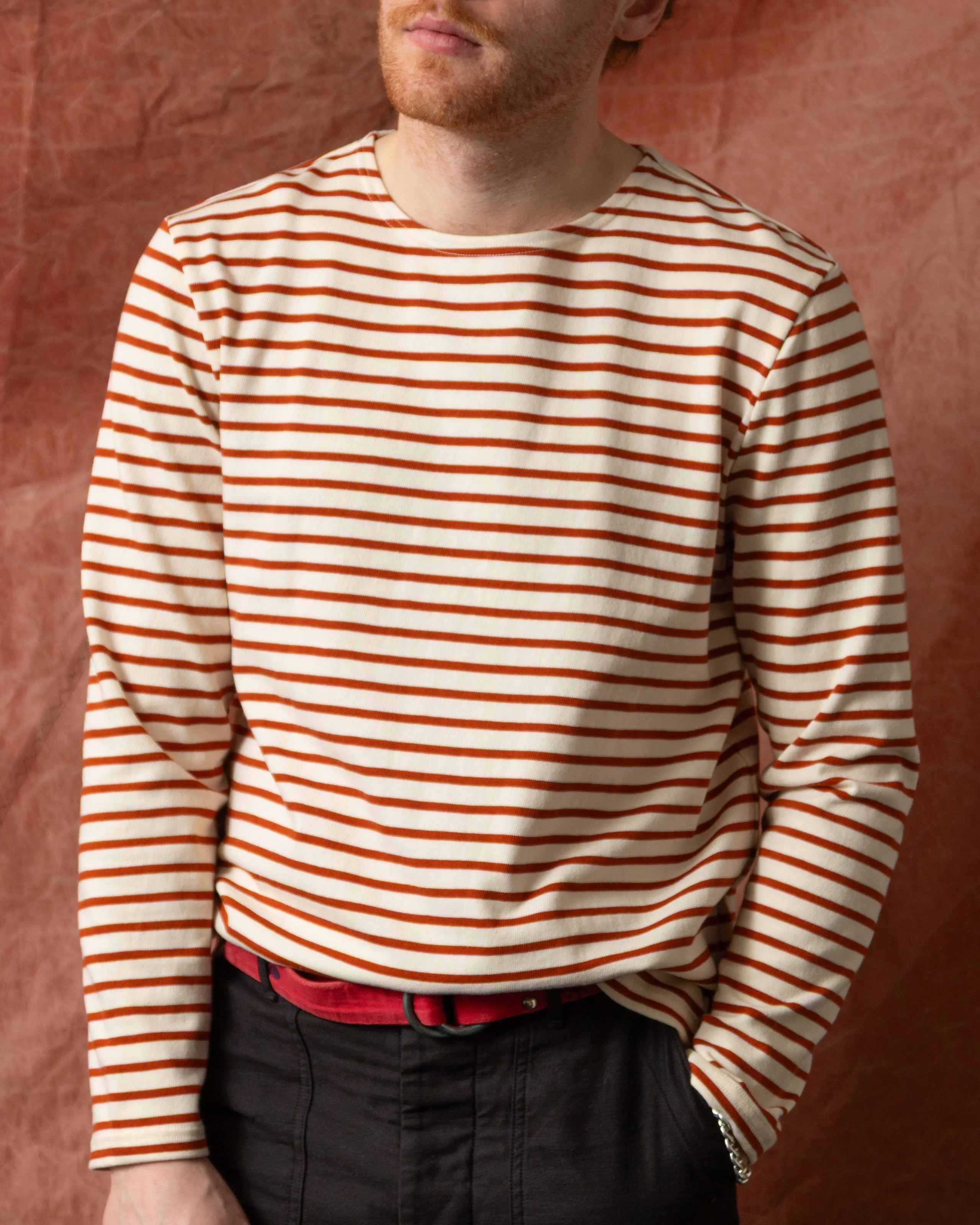 Men’s Breton Stripe Boatneck Tee in Off White/Acorn