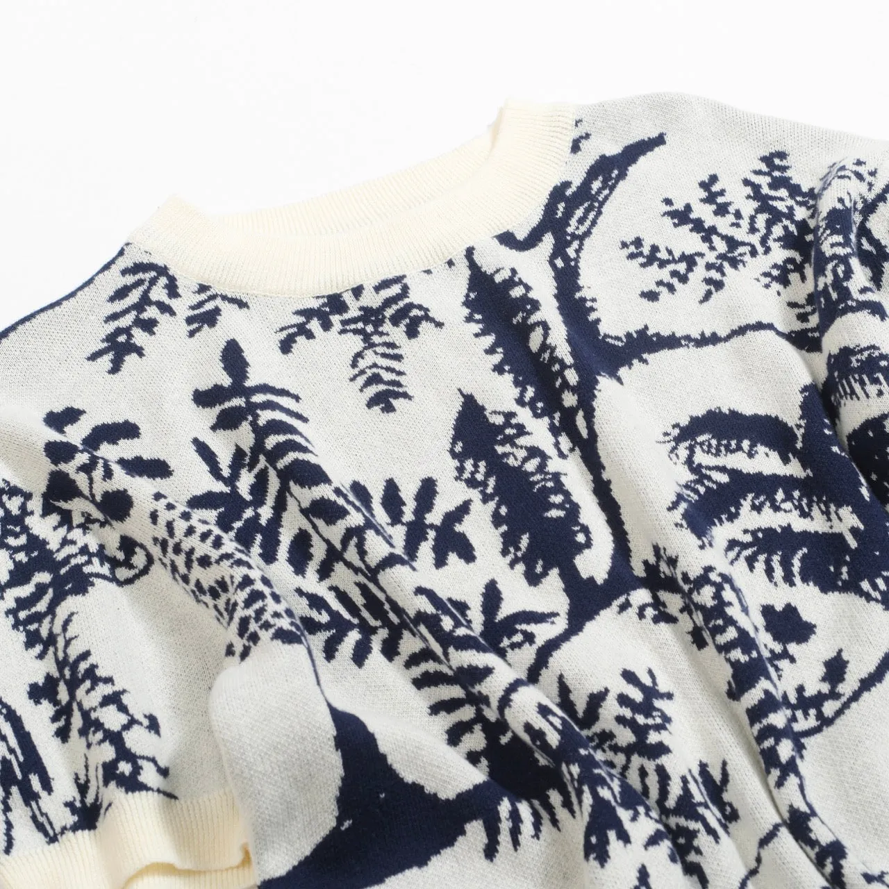 Men's Scenic Pastoral Knit Tee – Blue & Cream Vintage Nature Graphic Shirt