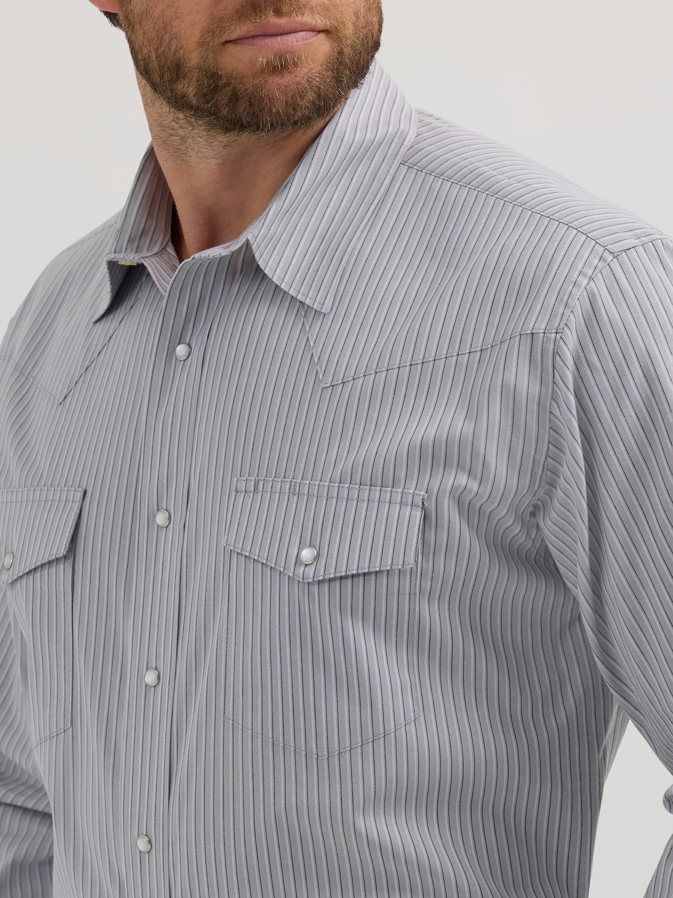 Wrangler Men's Classic Fit Grey Pearl Snap Striped Shirt